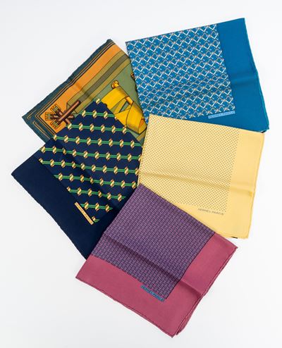 Lotto di cinque gavroche, twill di seta