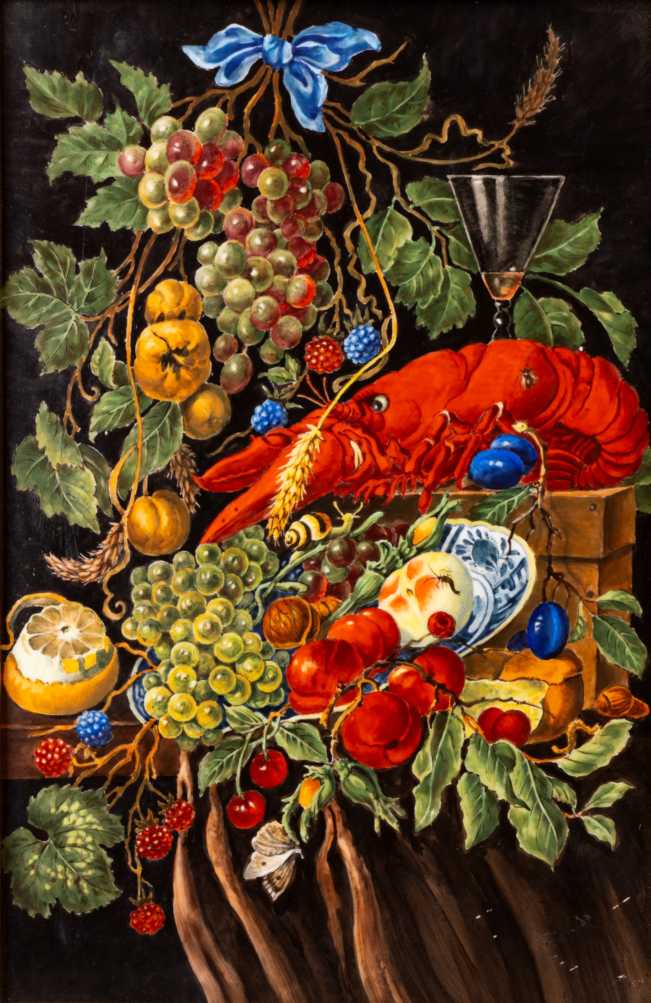 Due placche in lavagna con composizioni di aragoste e frutta, cm 27,5 x 21,5 e cm 30 x 20