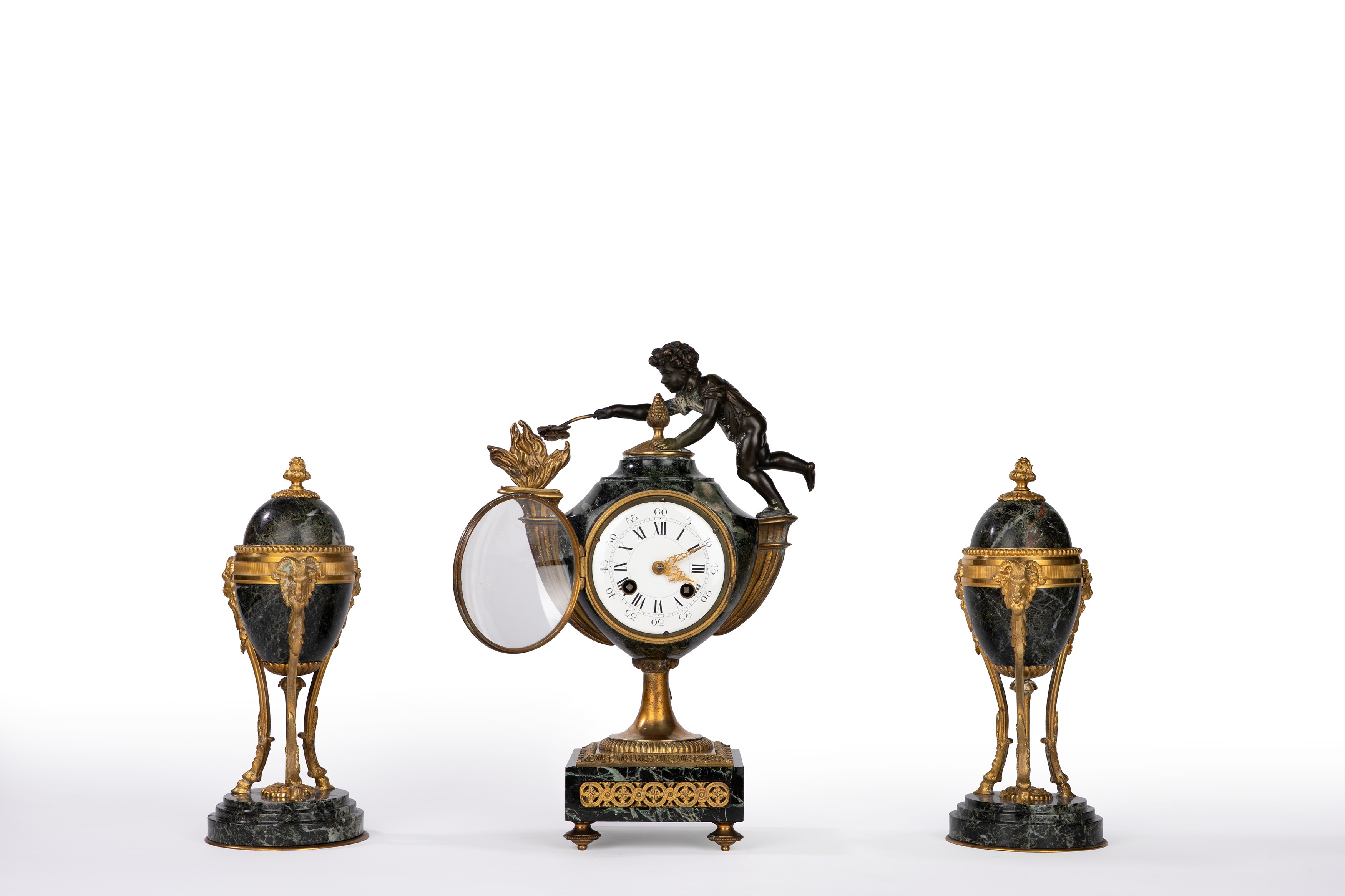 Trittico da camino Napoleone III, orologio in marmo verde e bronzo dorato e patinato, Francia, XI...