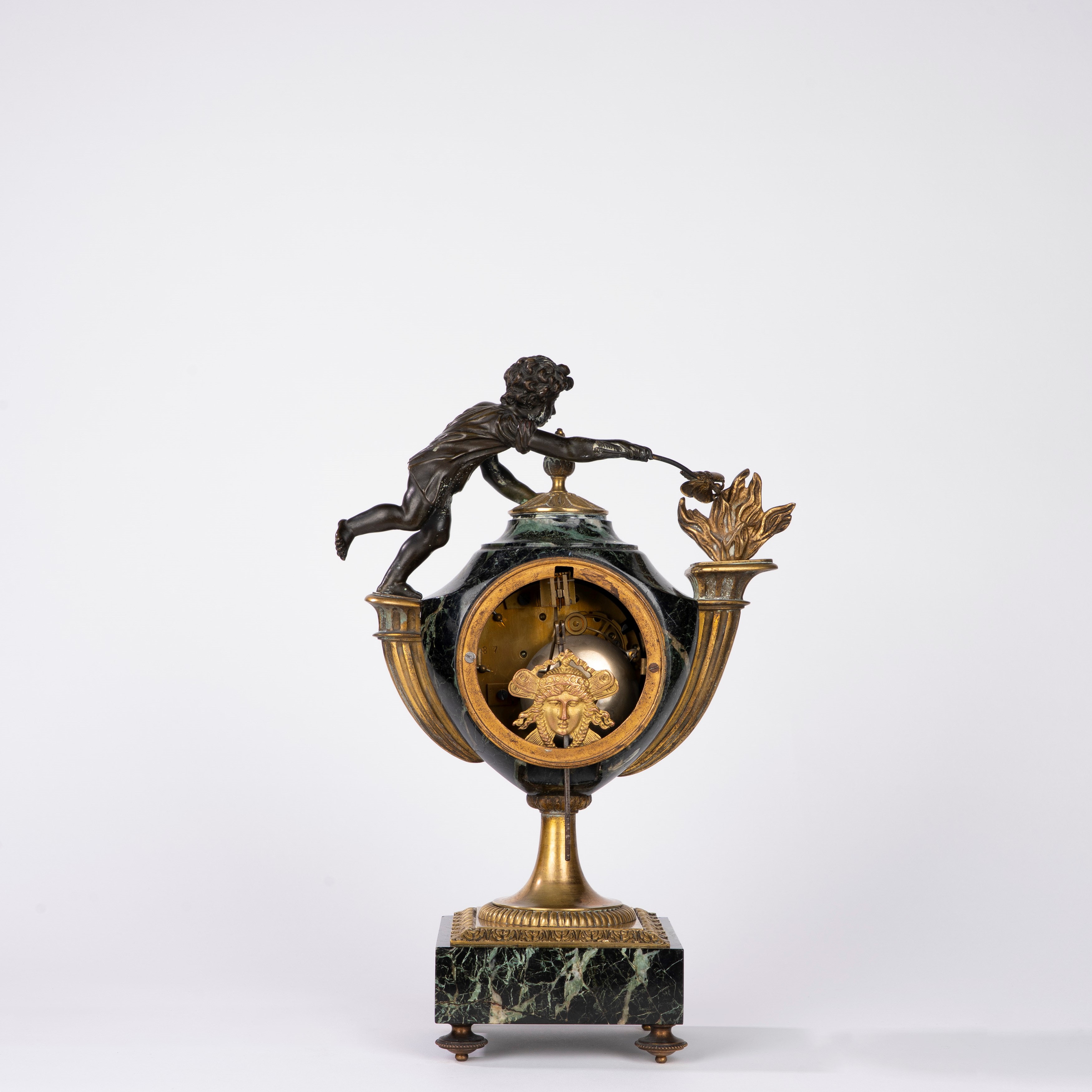 Trittico da camino Napoleone III, orologio in marmo verde e bronzo dorato e patinato, Francia, XI...