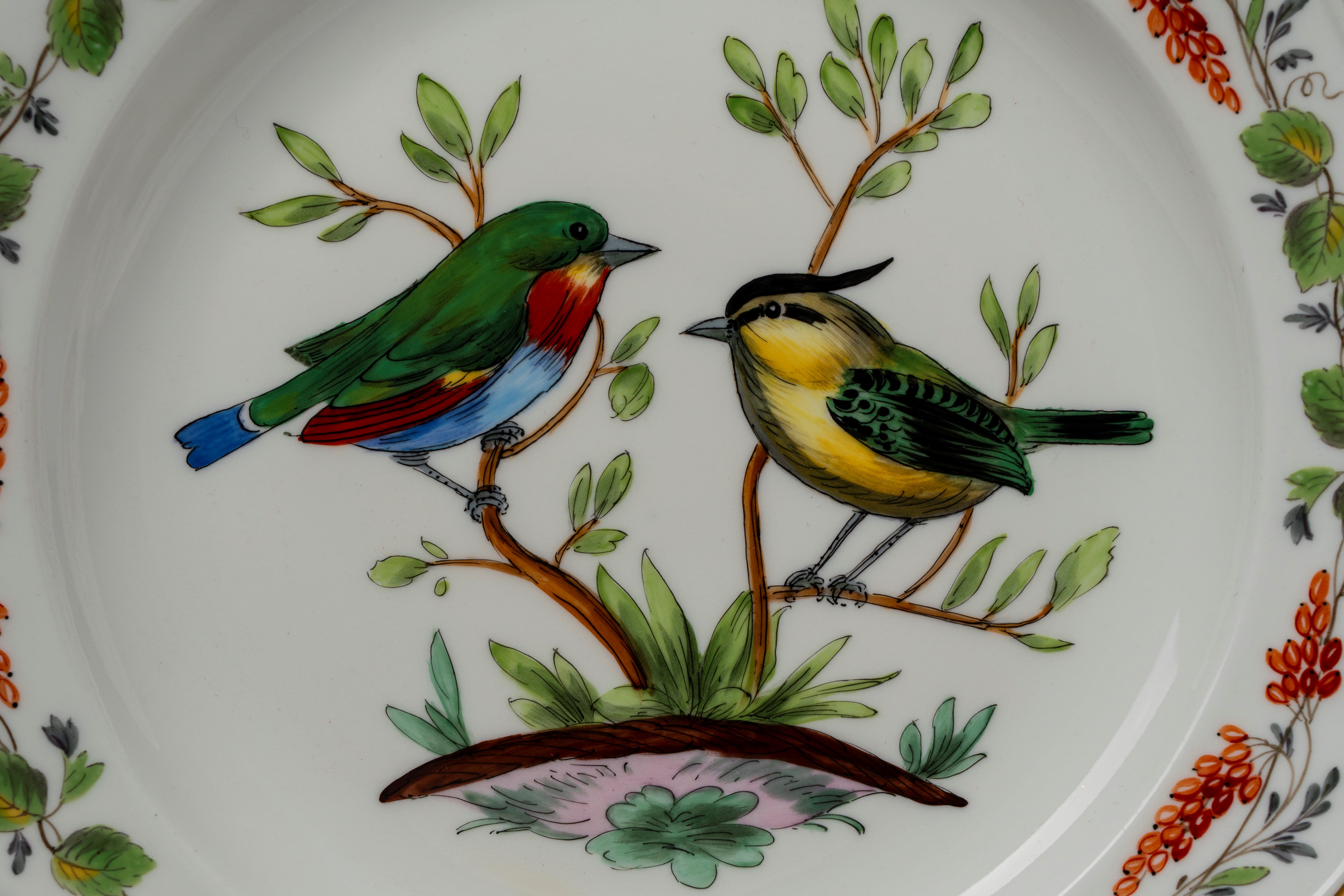 Quattro Piatti in Porcellana Policroma. Manifatture Differenti, Meissen e Ginori, Fine Secolo XIX