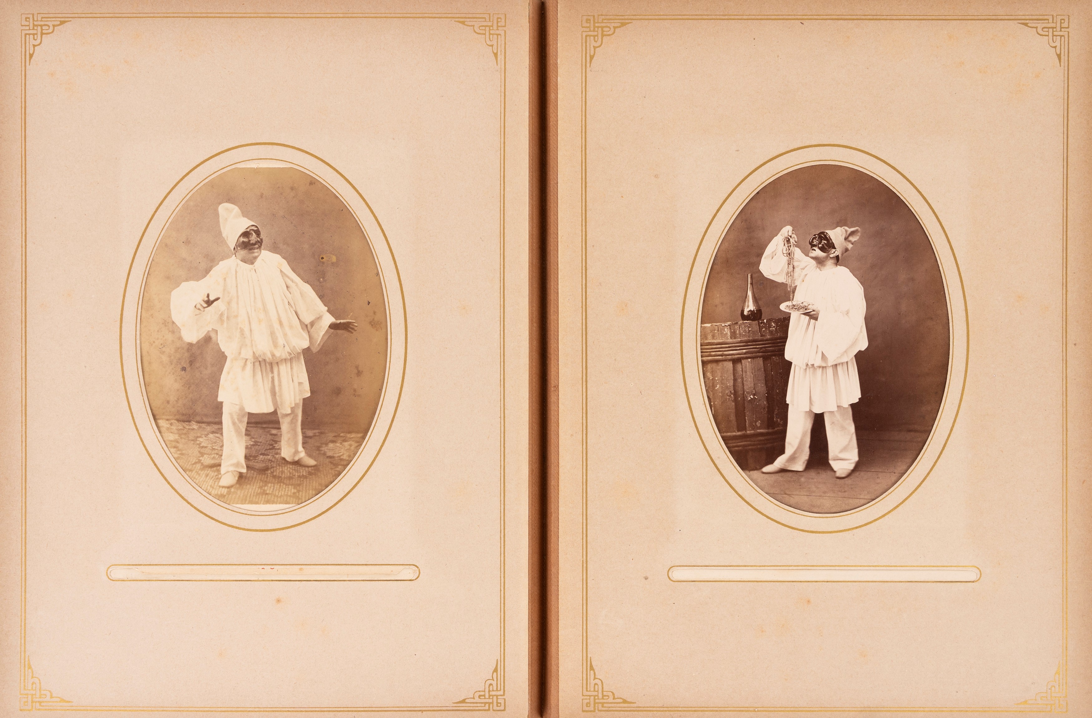Giorgio Sommer, Album di fotografie con soggetto Pulcinella