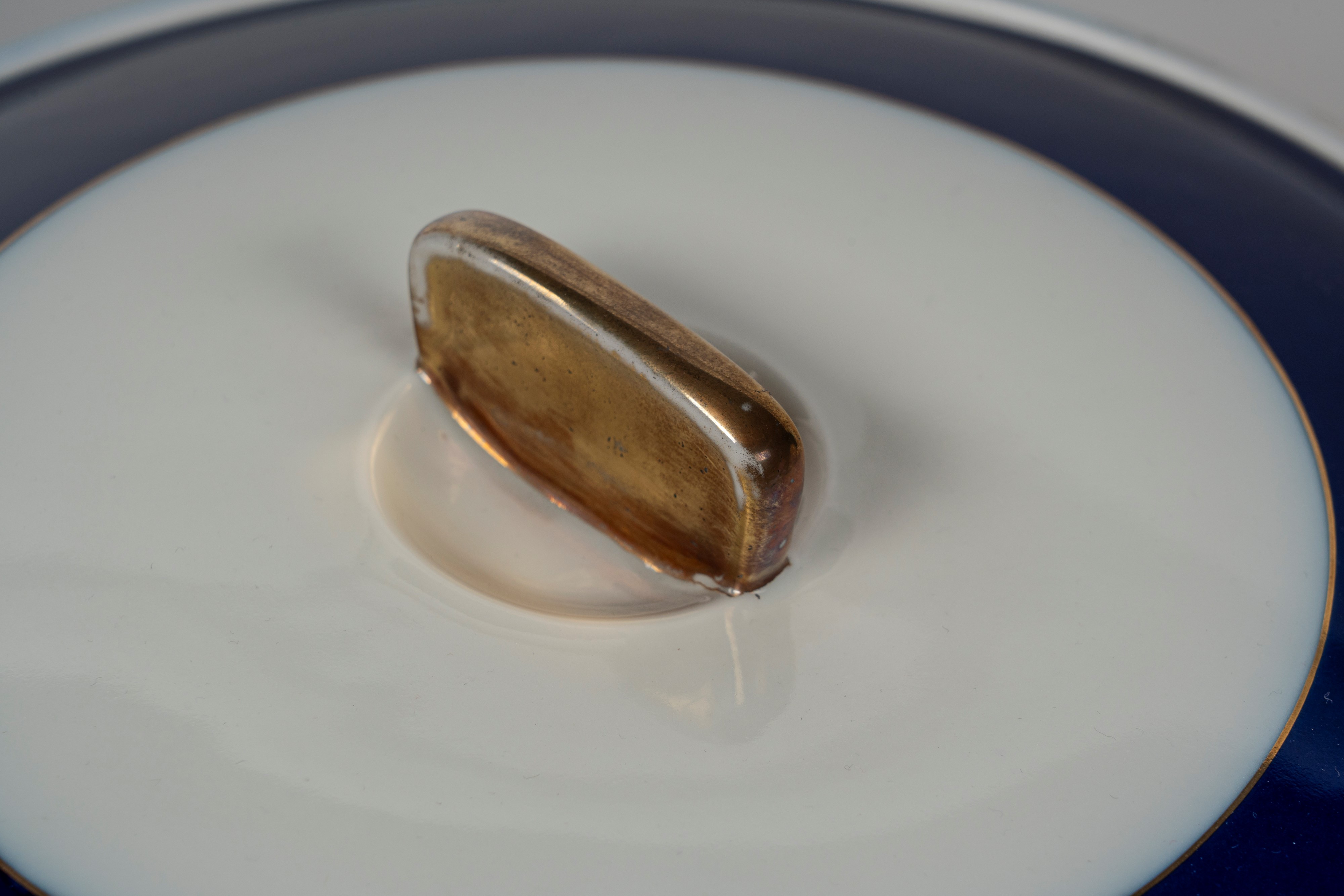 Servizio in Porcellana Bianco, Blu e Oro. Richard Ginori, Inizio Secolo XX.