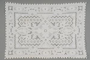 Otto tovagliette da colazione all'americana con otto tovaglioli ricamati in pizzo