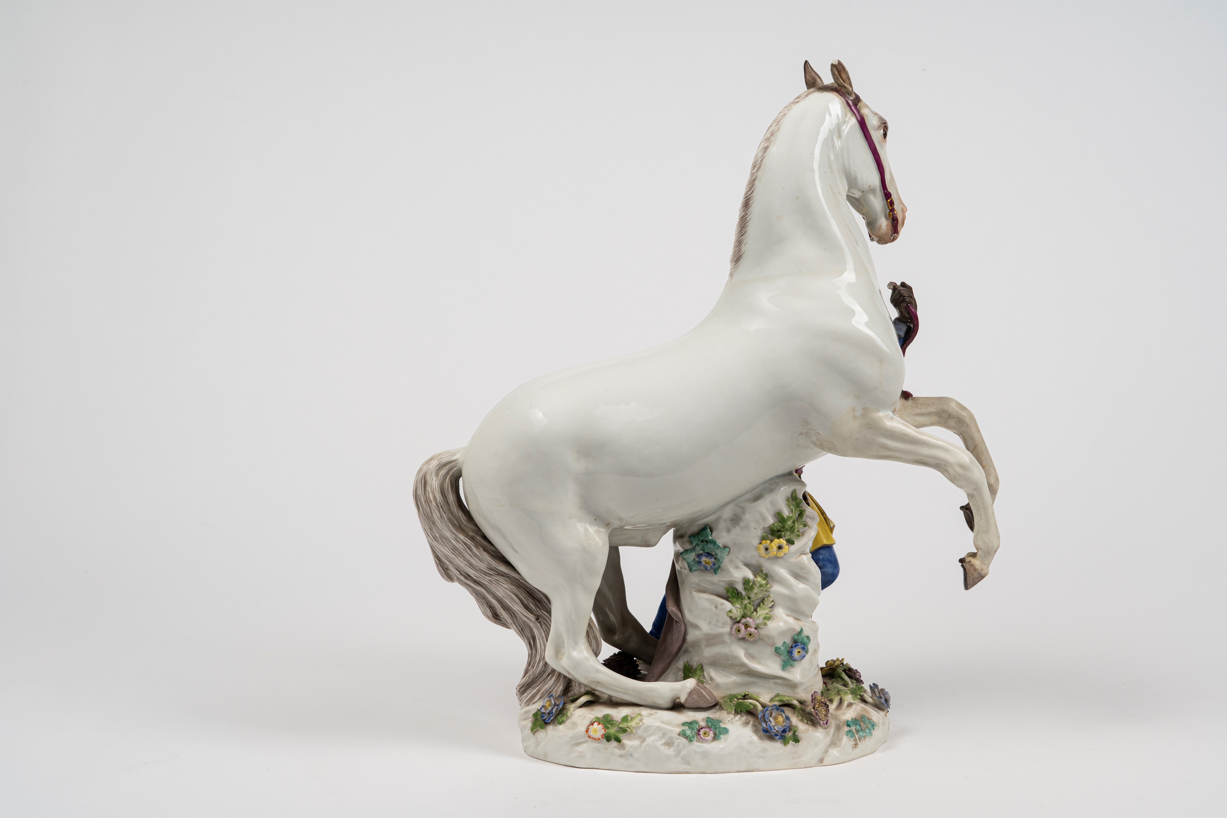 Moro con cavallo bianco, grande gruppo in porcellana policroma. Meissen, fine secolo XIX