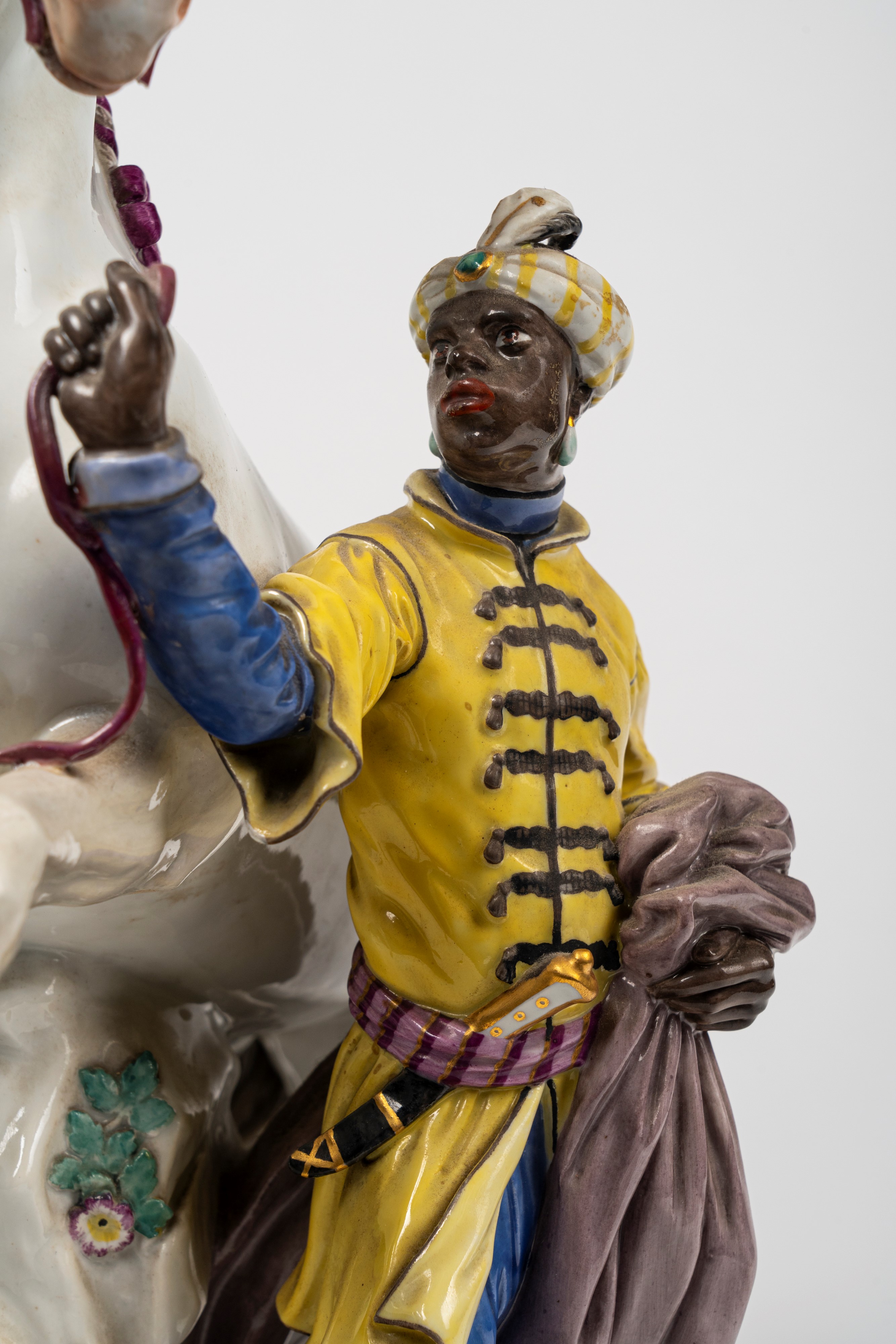 Moro con cavallo bianco, grande gruppo in porcellana policroma. Meissen, fine secolo XIX