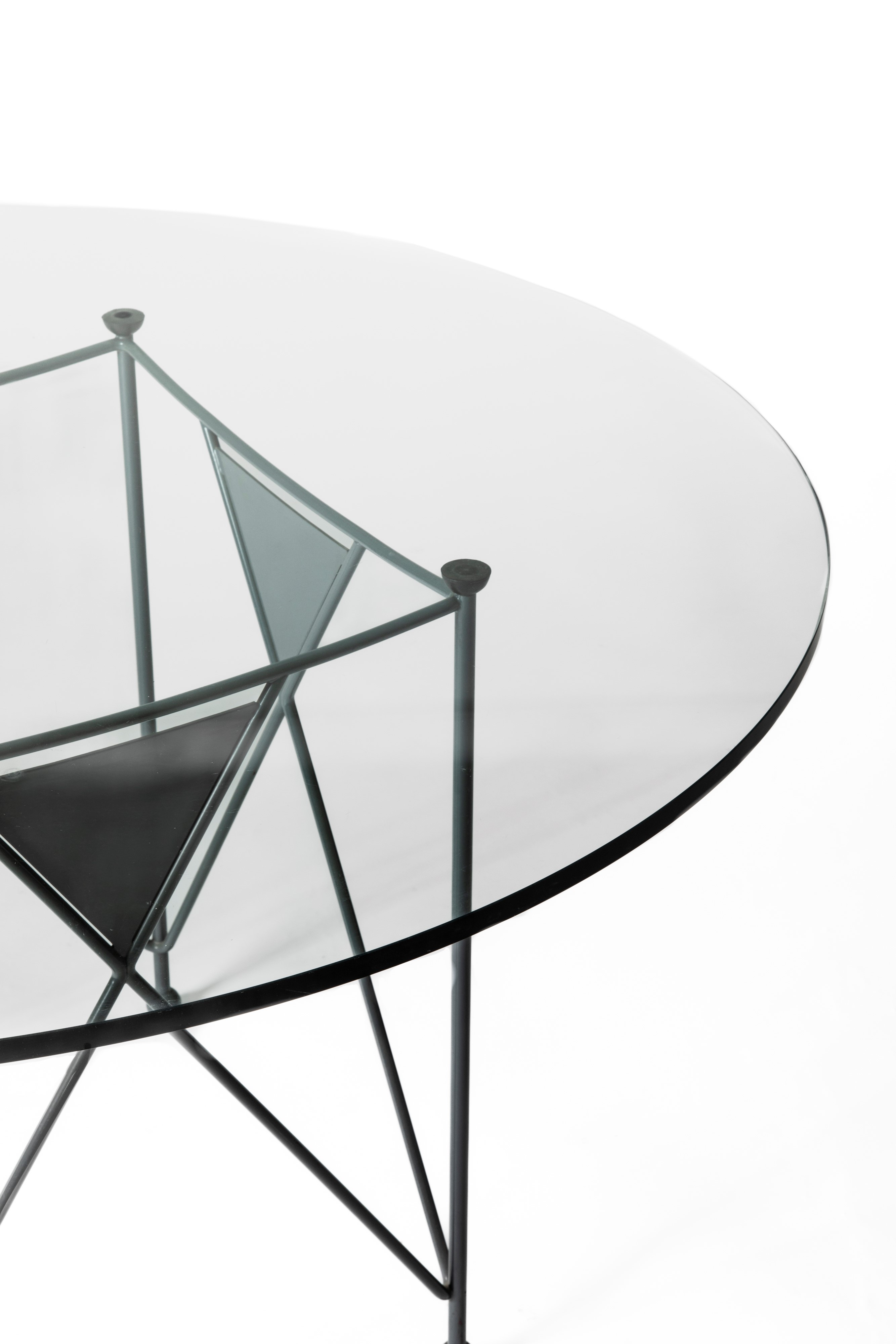 Tavolo modello 'Midway 3'