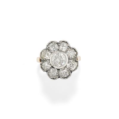 Anello in oro bicolore 18k con diamanti taglio vecchio