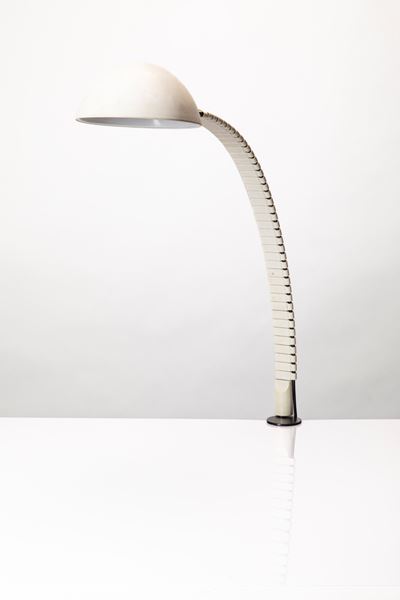 Lampada da tavolo modello n. 671 (disegno 1972)