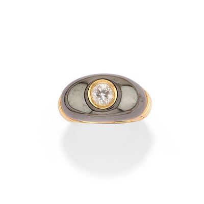 Anello con ematite e diamante, in oro giallo 18k