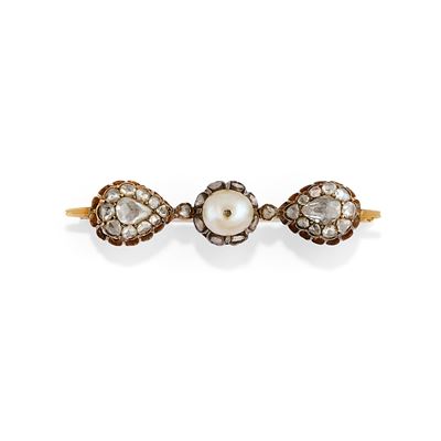 Spilla con perla naturale e diamanti taglio rosa, oro a bassa caratura e argento