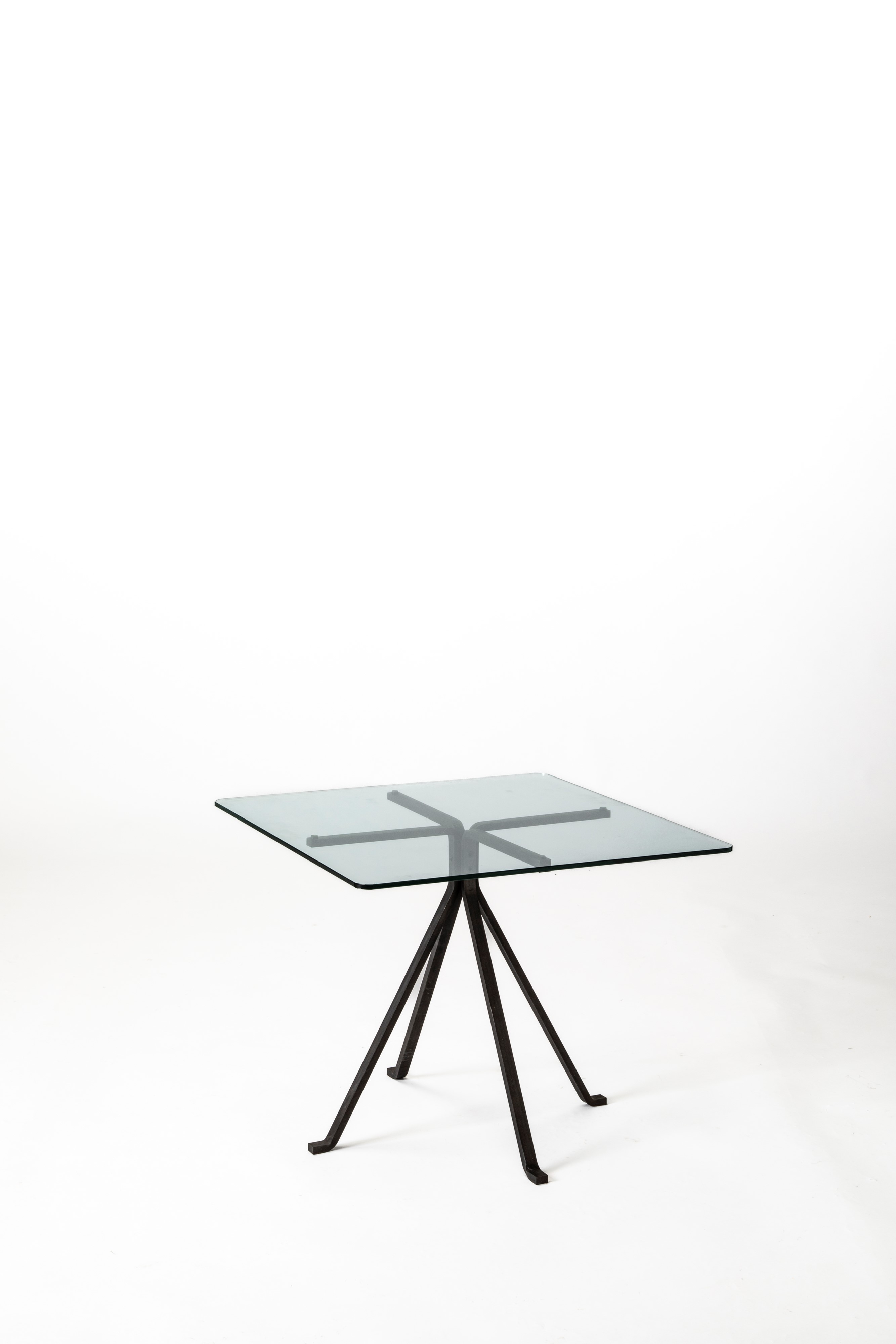 Enzo Mari - Side table modello 'Cugino' 1973 | Easy Design | Finarte ...