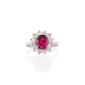 Anello con rubino e diamanti 