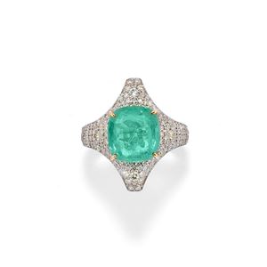 Anello con smeraldo