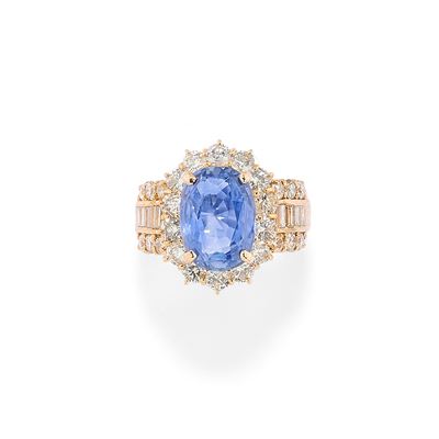 Anello con zaffiro Ceylon ovale certificato GIA, zaffiro no heat, in oro giallo 18k