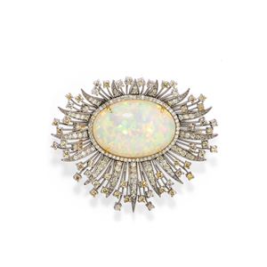 Brooch with opal 