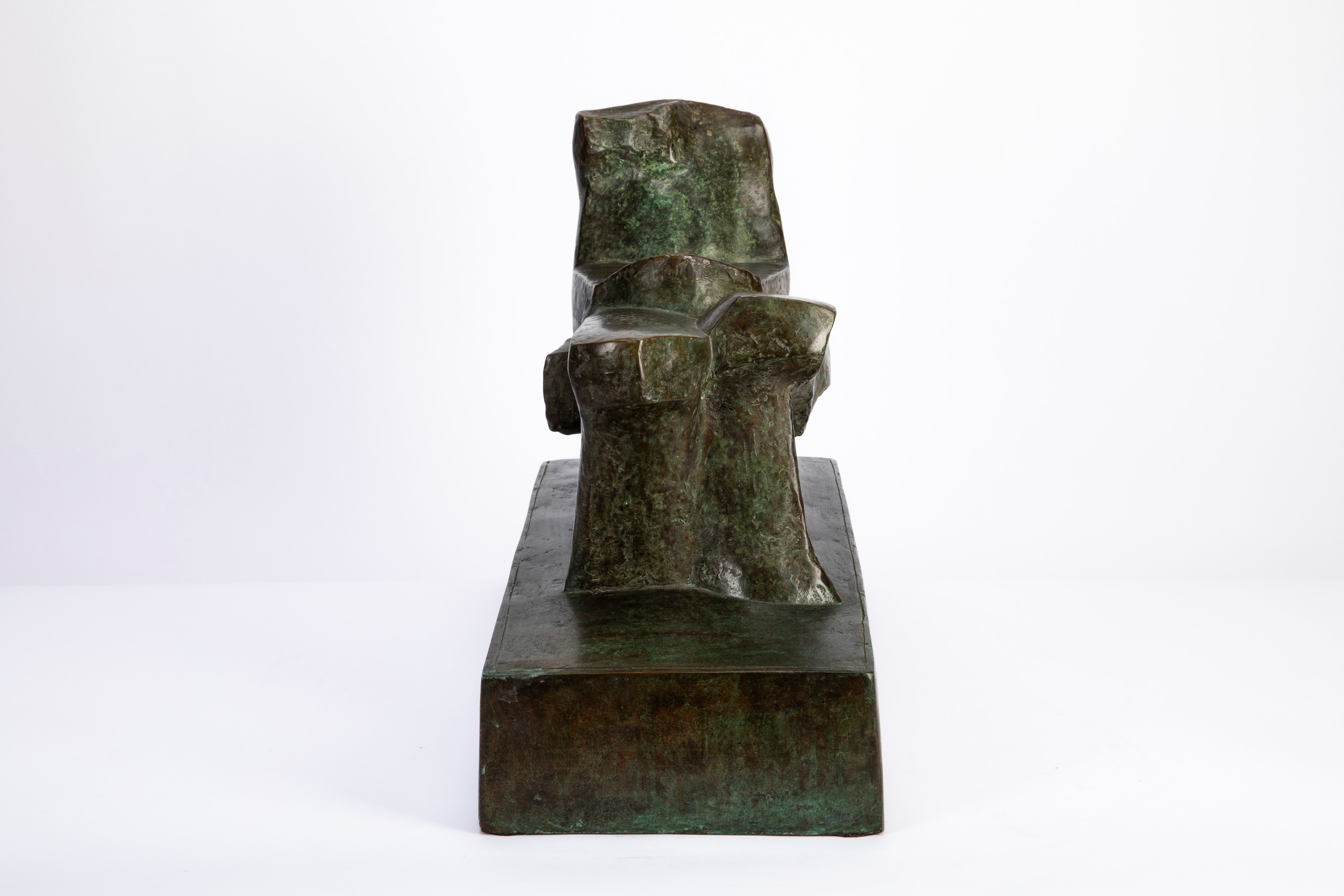 Mario Negri - Figura allungata con uomo seduto, bronzo (1967)