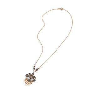Necklace with small pearls