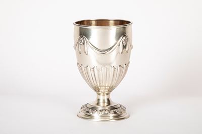 Coppa, in argento decorato a sbalzo (Londra, 1890-91)