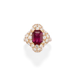 Anello con rubino e diamanti