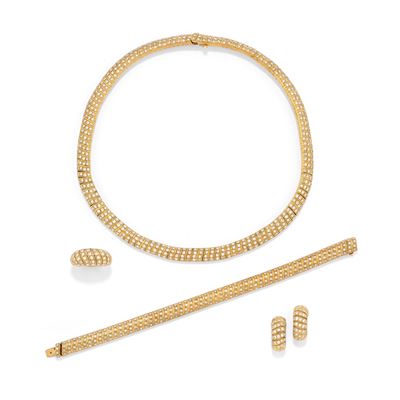 Parure con diamanti, in oro giallo 18k (collana, bracciale, anello e orecchini a clip)