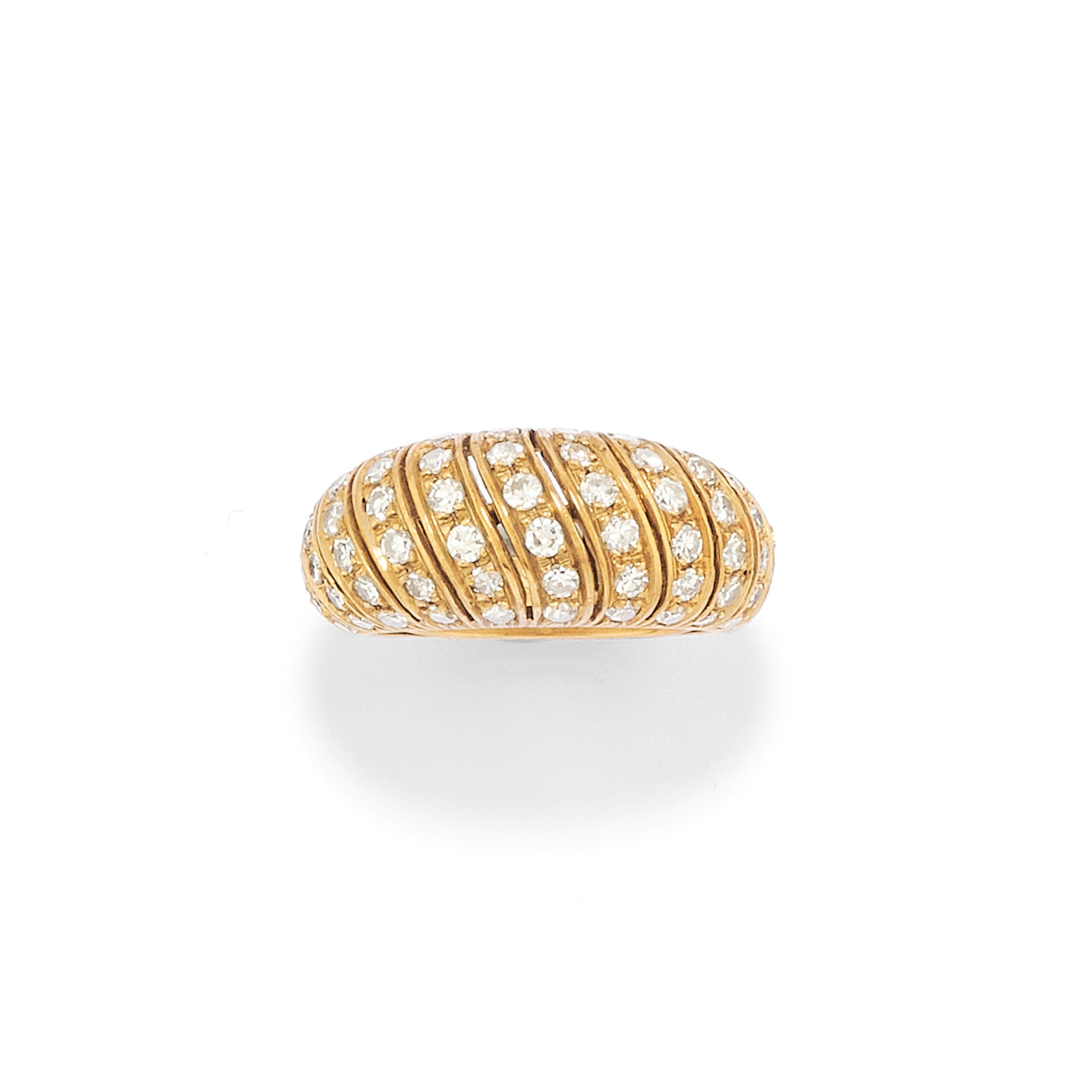 Parure con diamanti, in oro giallo 18k (collana, bracciale, anello e orecchini a clip)
