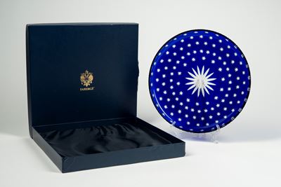 Fabergè. Piatto in Cristallo Blu Cobalto Inciso alla Mola con Motivo a Stella