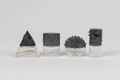 Quattro boccette per profumo, zama e vetro