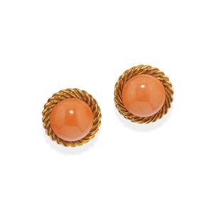 Orecchini con corallo
