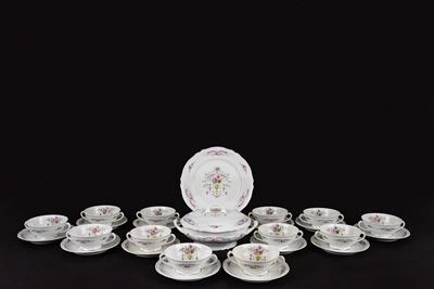 Servizio da Consommè in Porcellana Bianca con Decoro Floreale Rosa, A. Giraud, Limoges France
