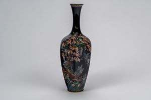 Elegante vaso cloisonn&eacute; a collo lungo, firmato Ito, Giappone, periodo Meiji