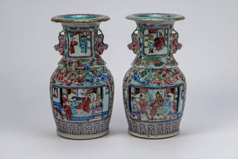 Coppia di vasi famiglia rosa in stile Canton, Cina, 1820-1850