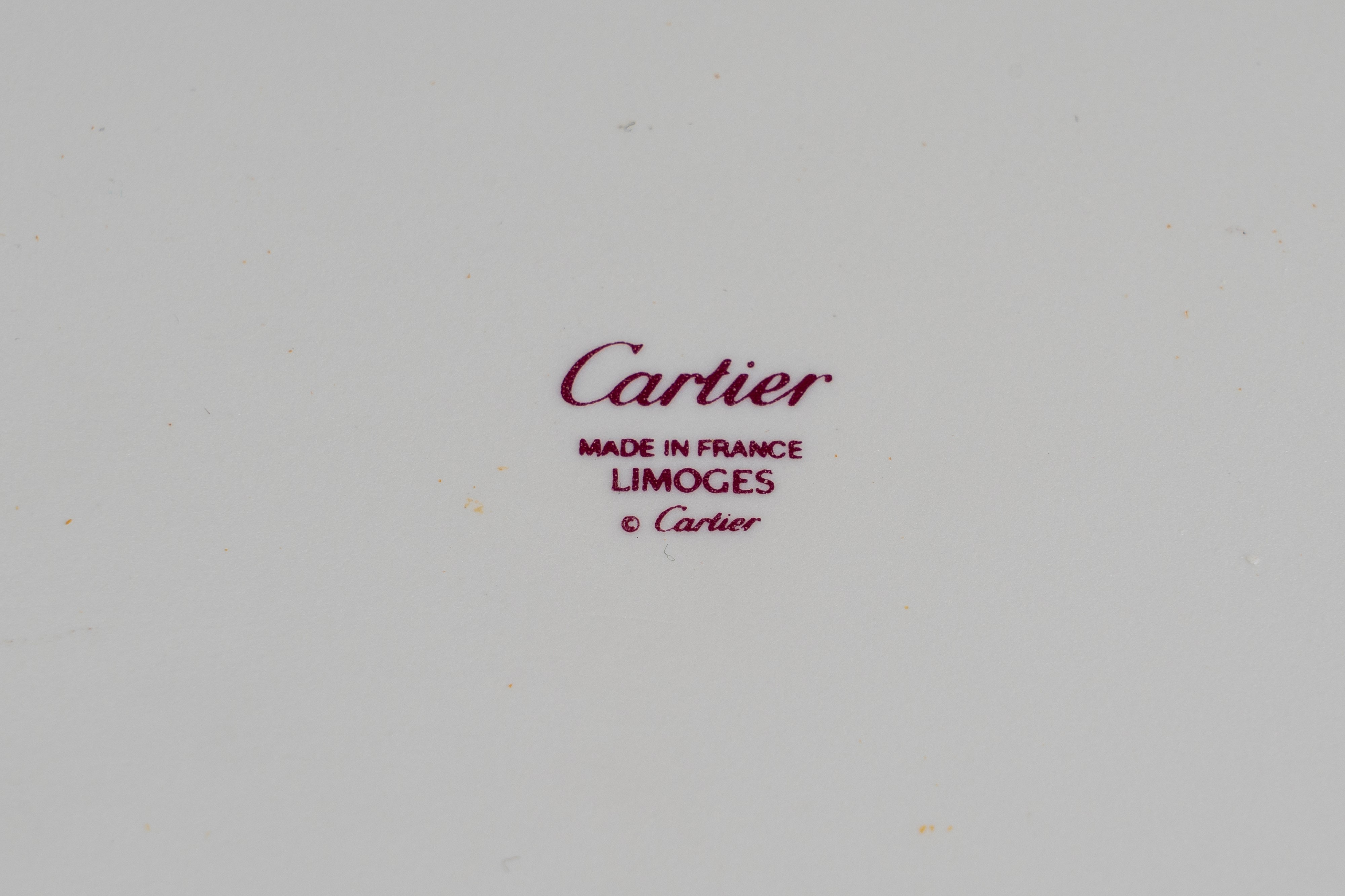 Limoges per Cartier, Vassoietto in Porcellana con Profilo Dorato e Filetto Blu Cobalto Decorato a...