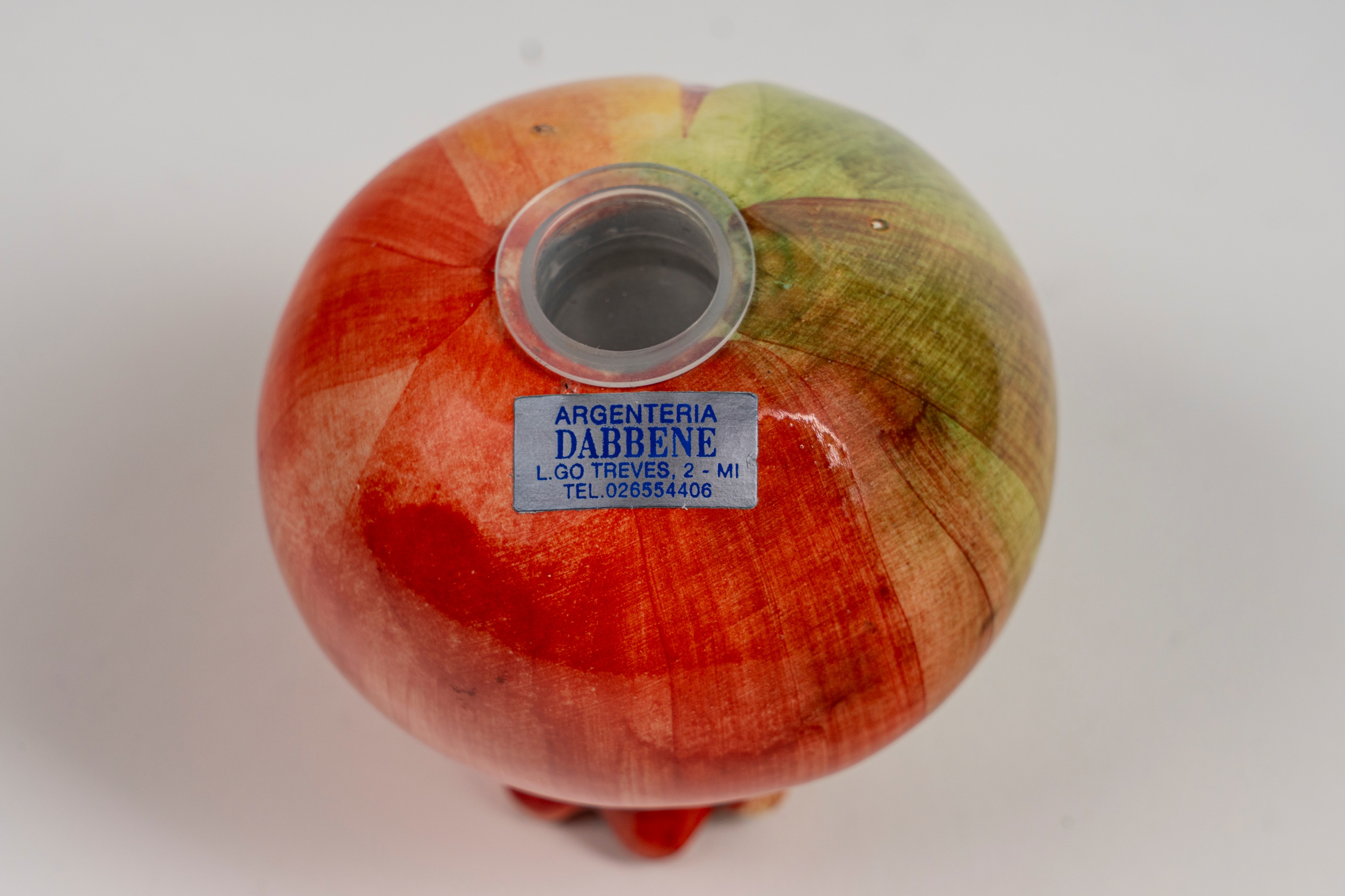 Saliera e pepiera in ceramica policroma di Bassano a forma di melograno