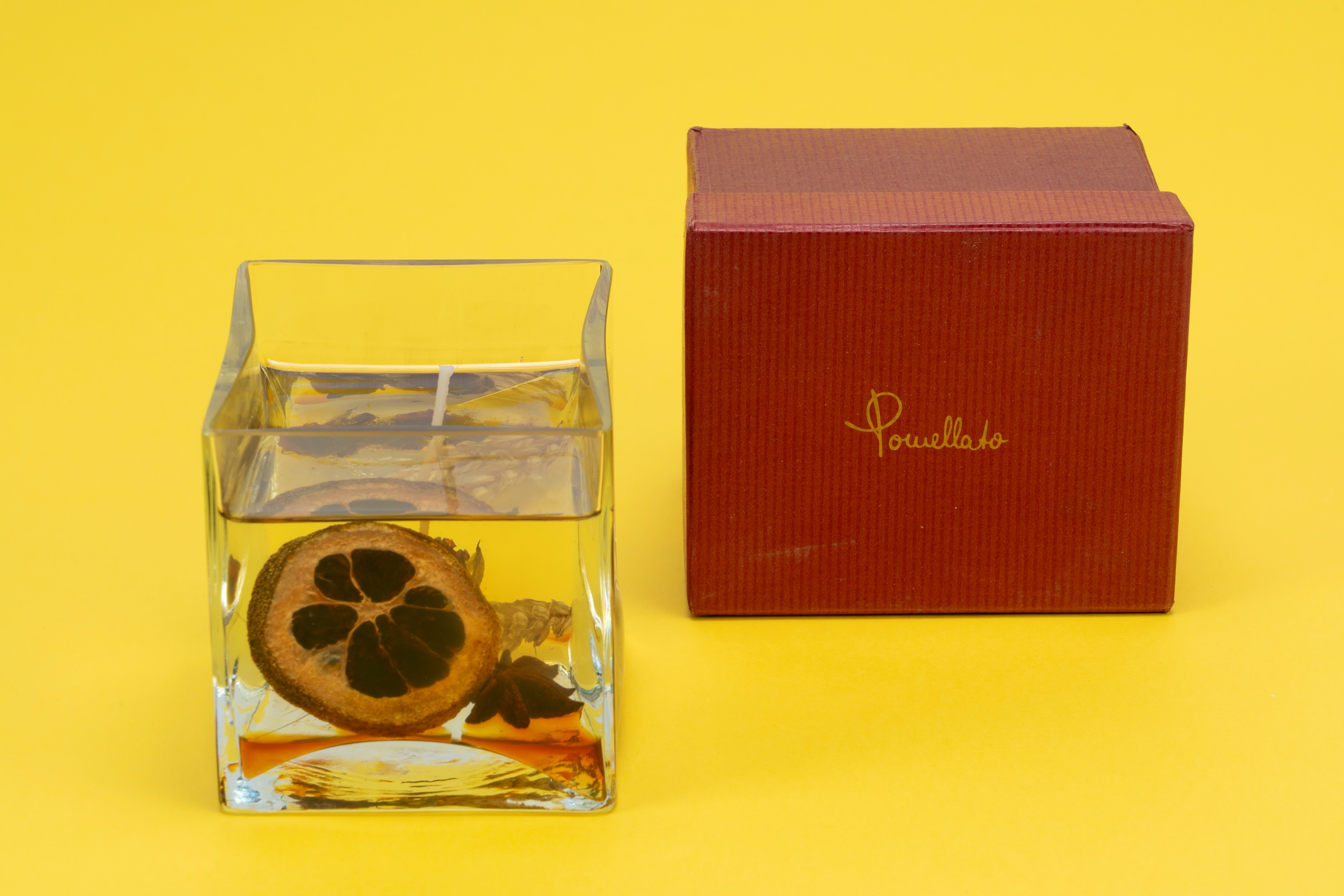 Pomellato, Candela cubica in cera gel trasparente con inclusioni di pot-pourri