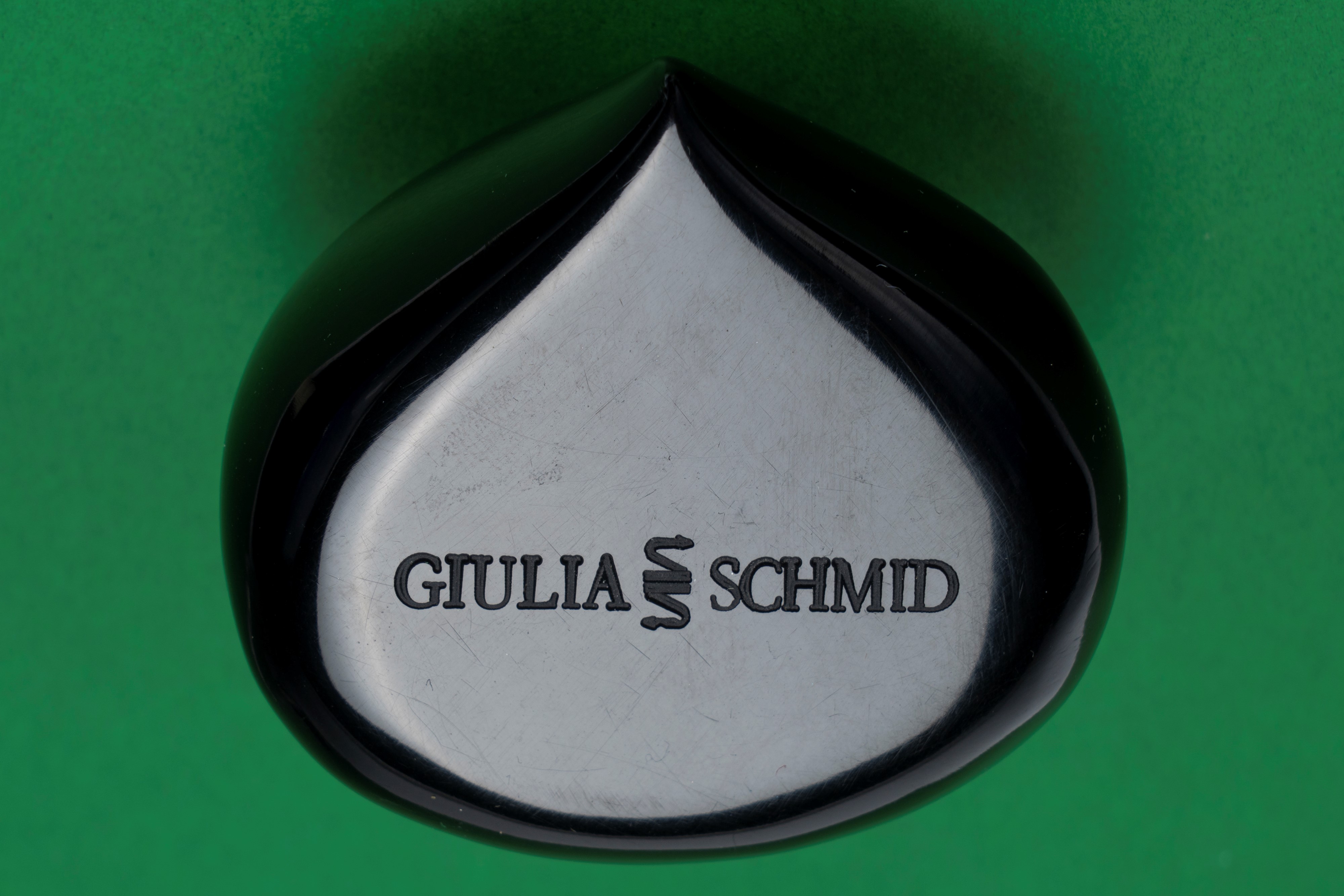 Giulia Schmid, Castagna in vetro marrone; alberello in vetro di Murano e cubo sfaccettato in cris...