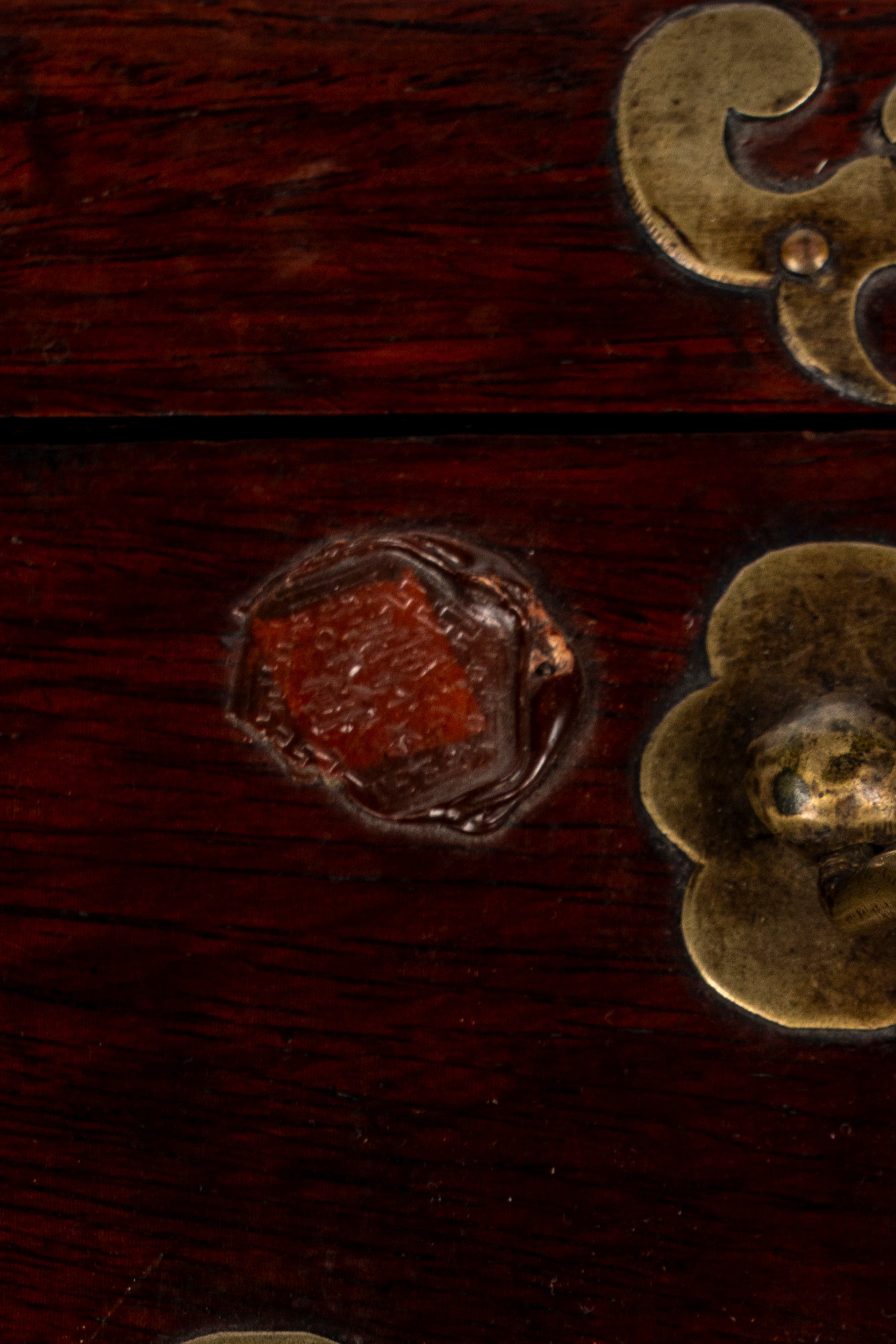 Necessaire da viaggio in legno con specchio interno e due cassettini con doppia maniglia, Cina