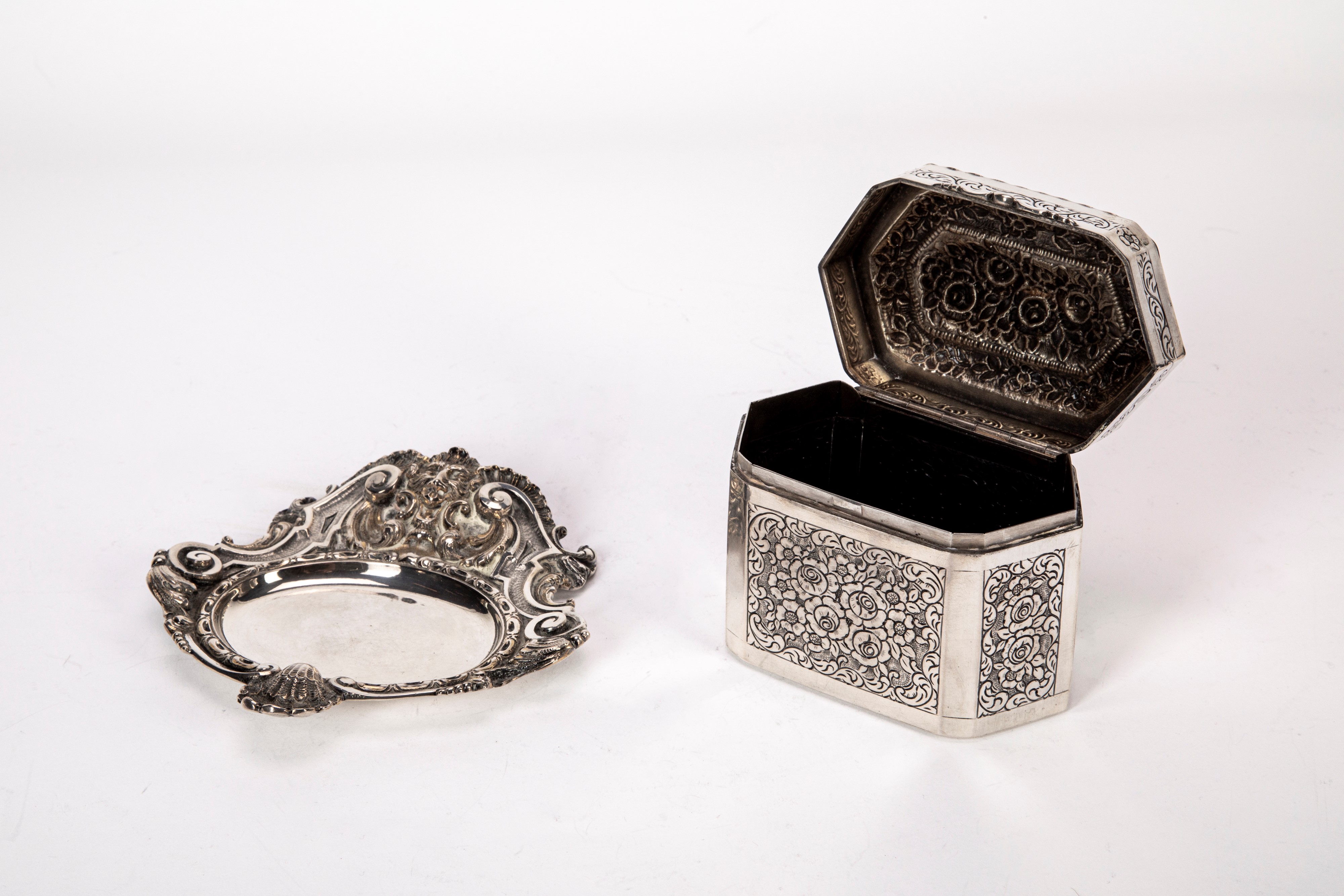 Scatola porta tè e vassoietto