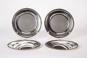 Gruppo di quattro piattini