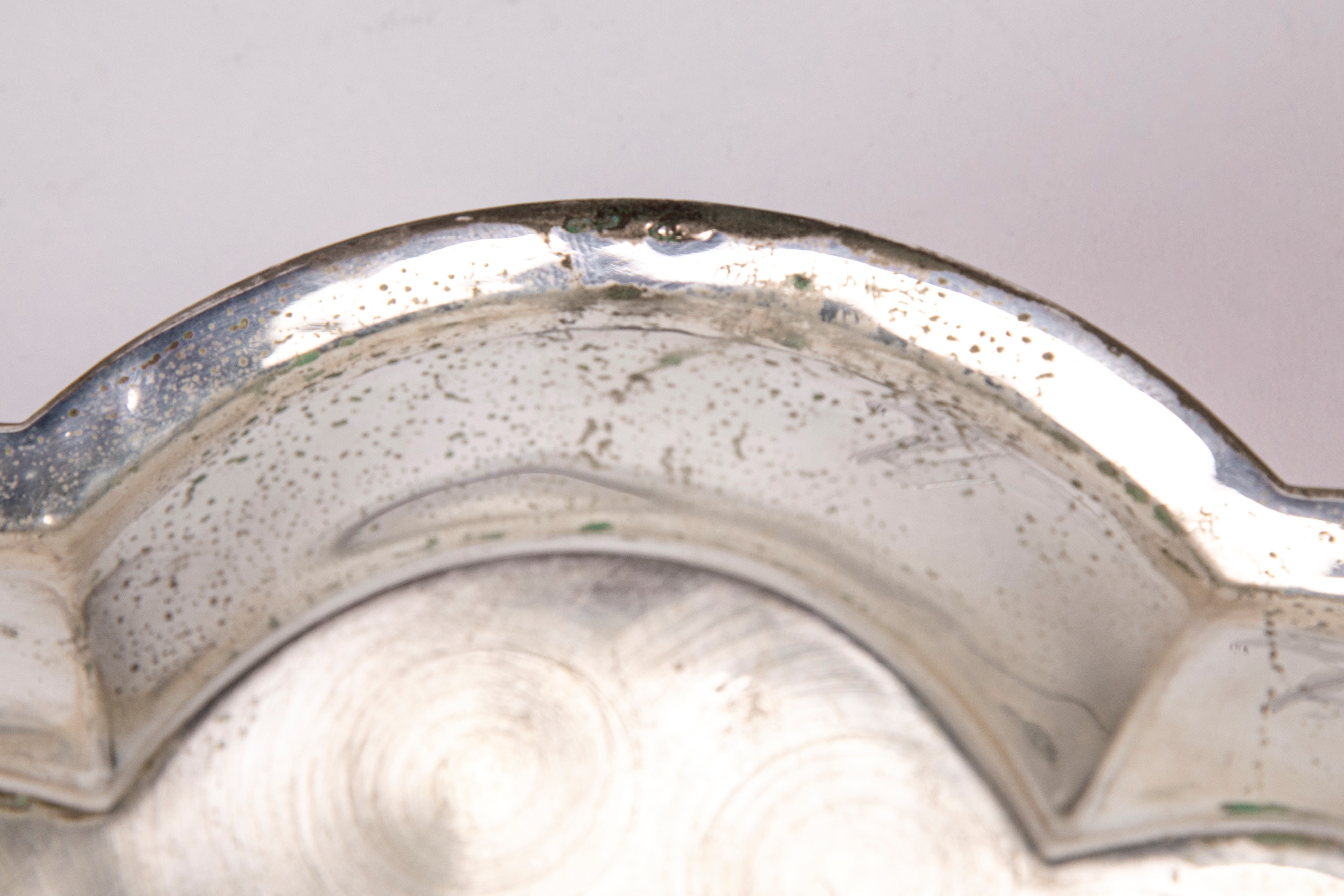 Due piatti e un posacenere