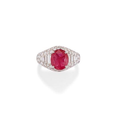 Anello trombino in platino con rubino Burma no heat e diamanti