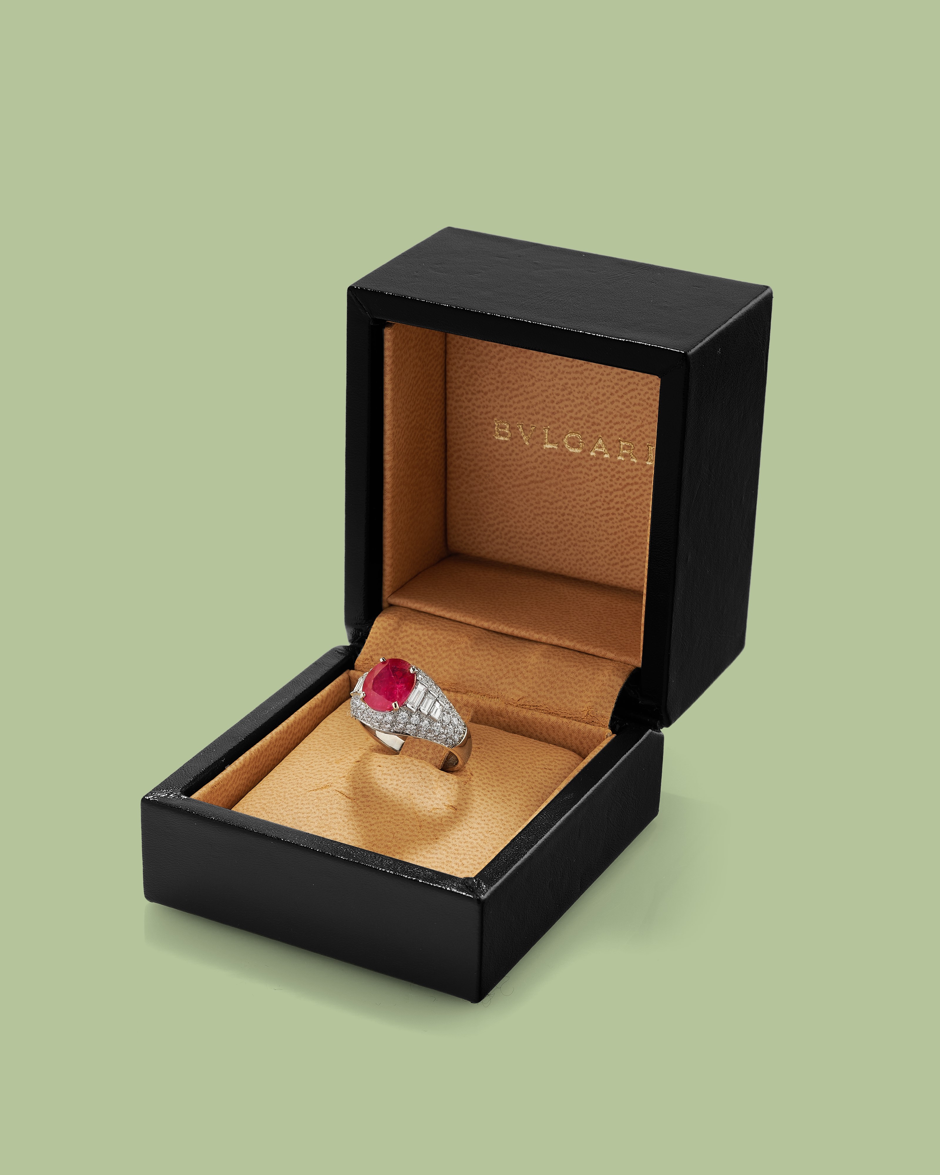 Bulgari - Anello trombino in platino con rubino Burma no heat e diamanti