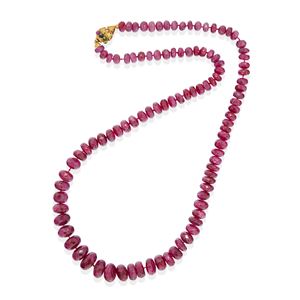 Long necklace with rubies