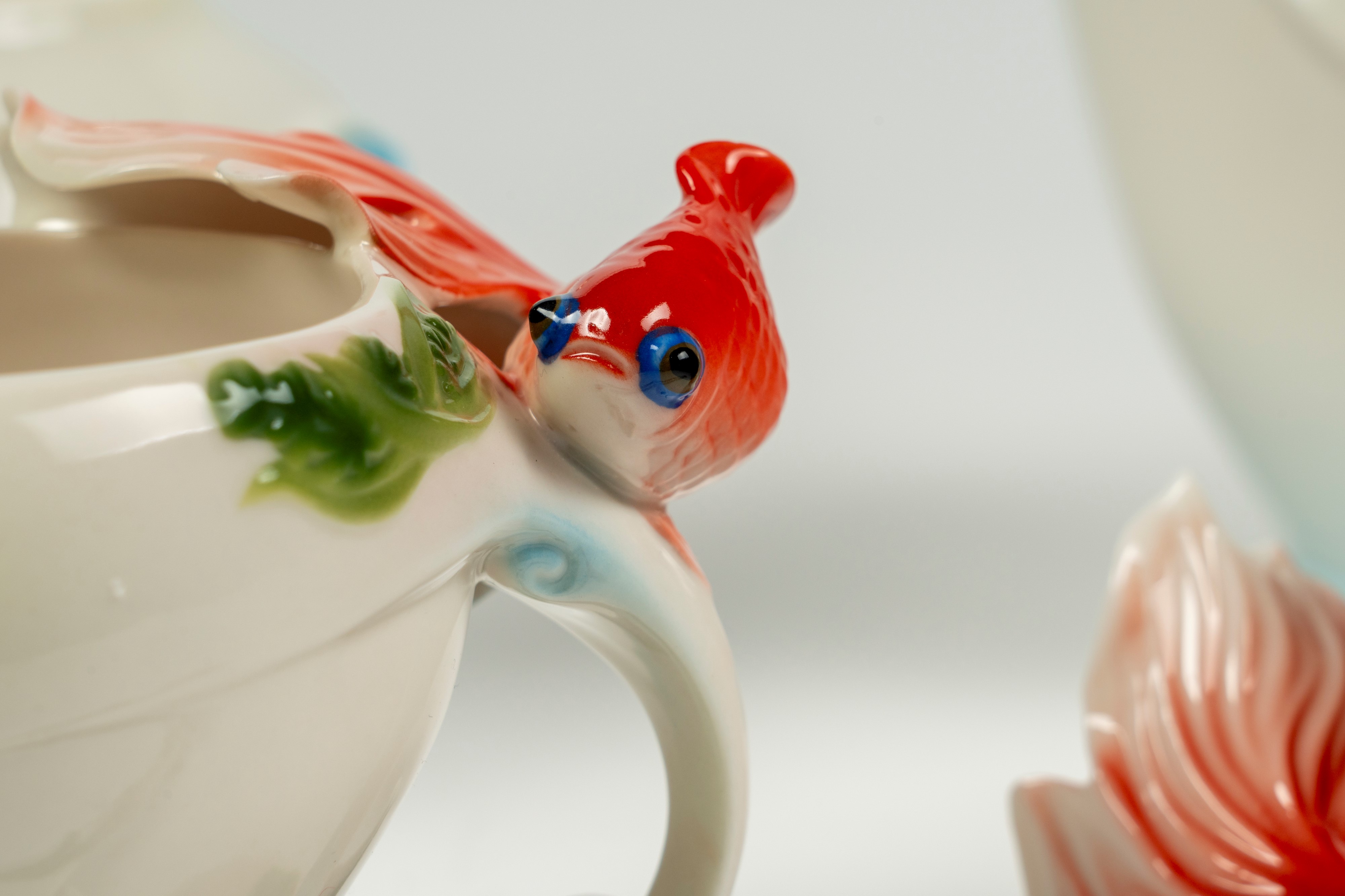Servizio da te "Goldfish" in porcellana bianca con decoro a pesce rosso in stile orientale