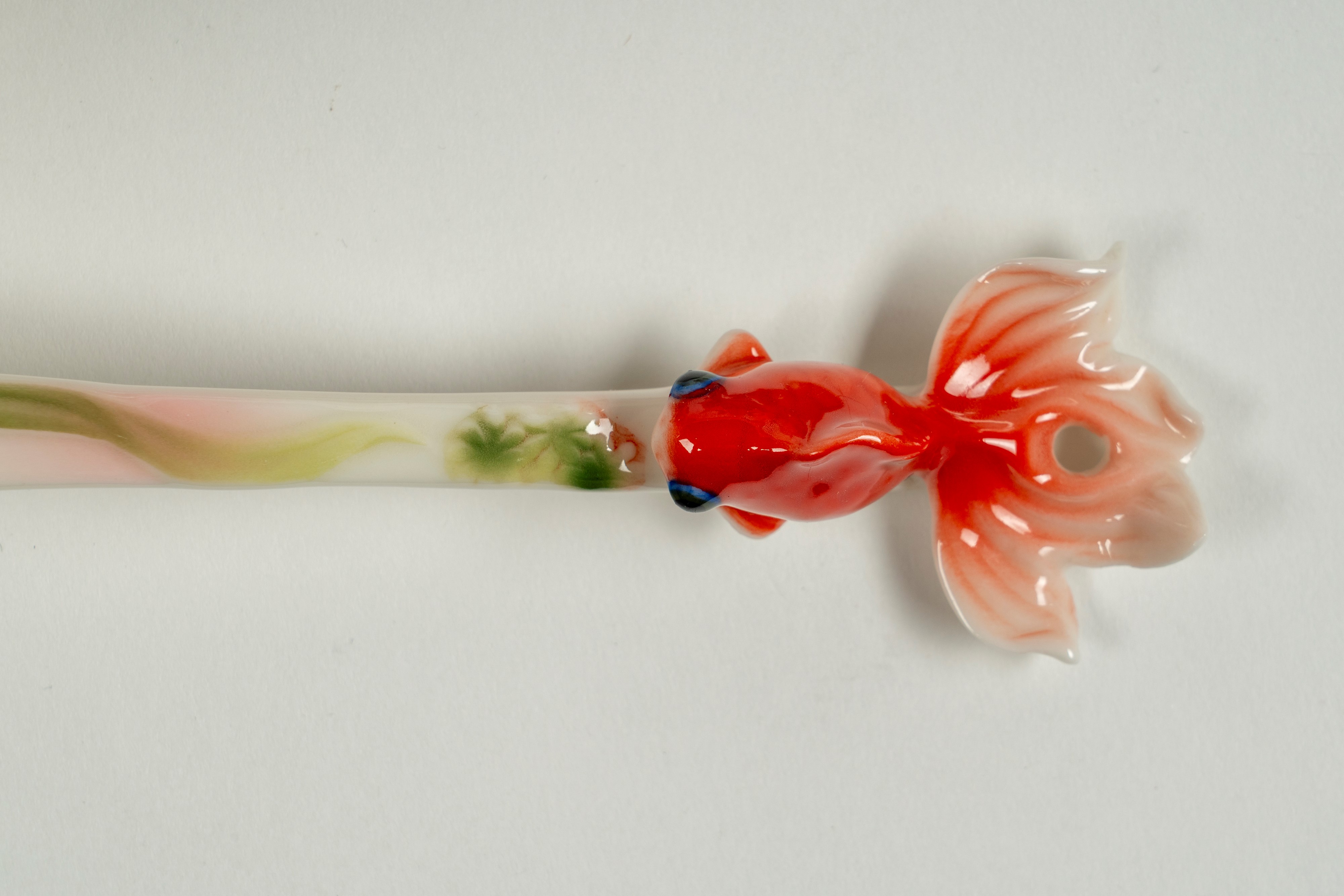 Servizio da te "Goldfish" in porcellana bianca con decoro a pesce rosso in stile orientale