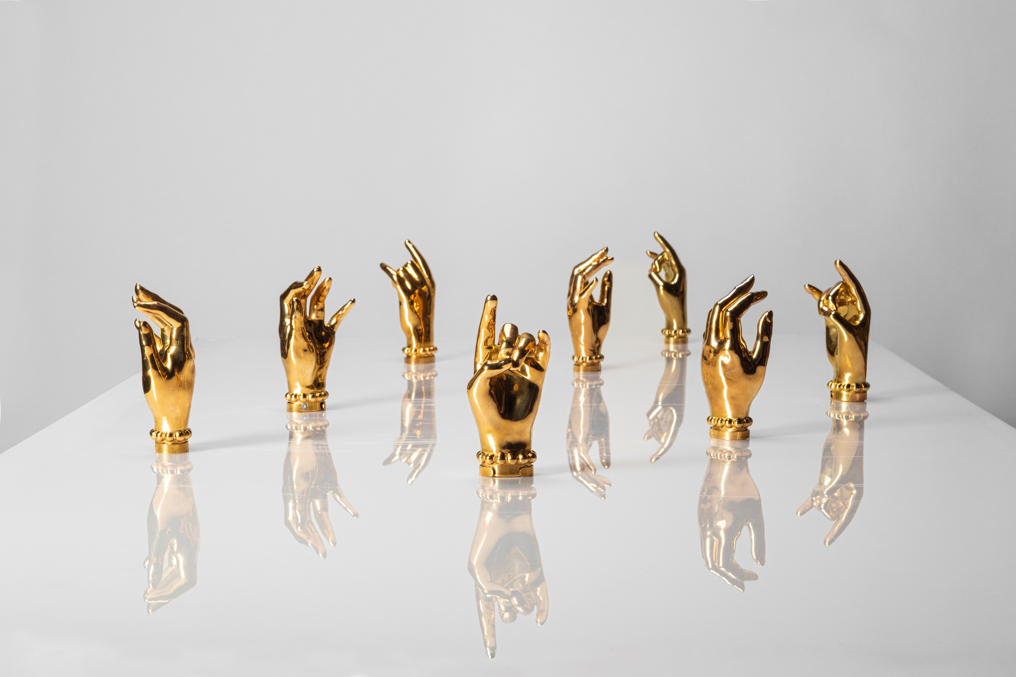 Scultura Italiana - Set di otto maniglie antropomorfe su commissione (2015), ottone