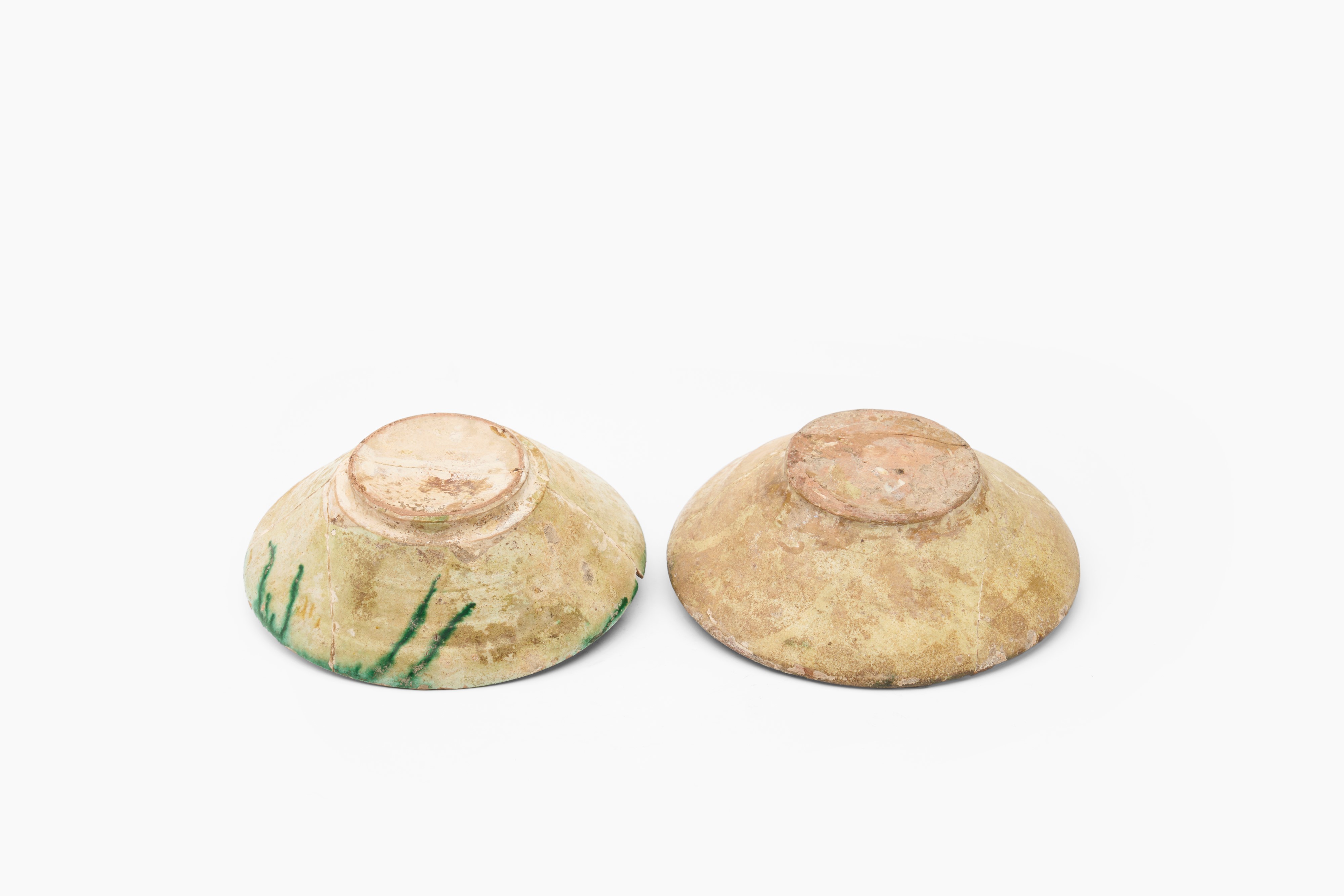 Due ciotole in terracotta ingobbiata e graffita. Area veneta, secolo XV-XVI.