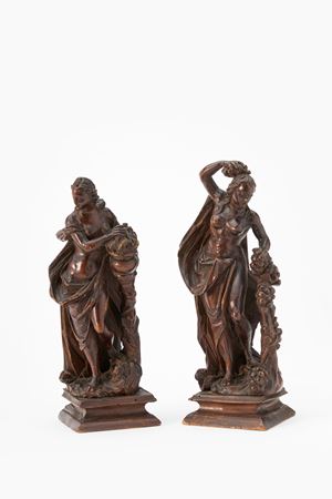 Due figure allegoriche in legno intagliato. Veneto, secolo XVIII