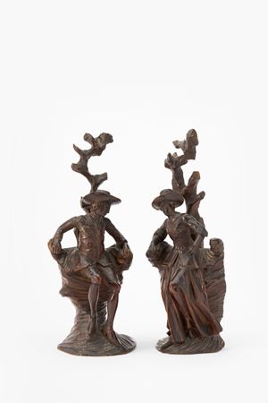 Due figure in legno intagliato. Veneto, secolo XVIII