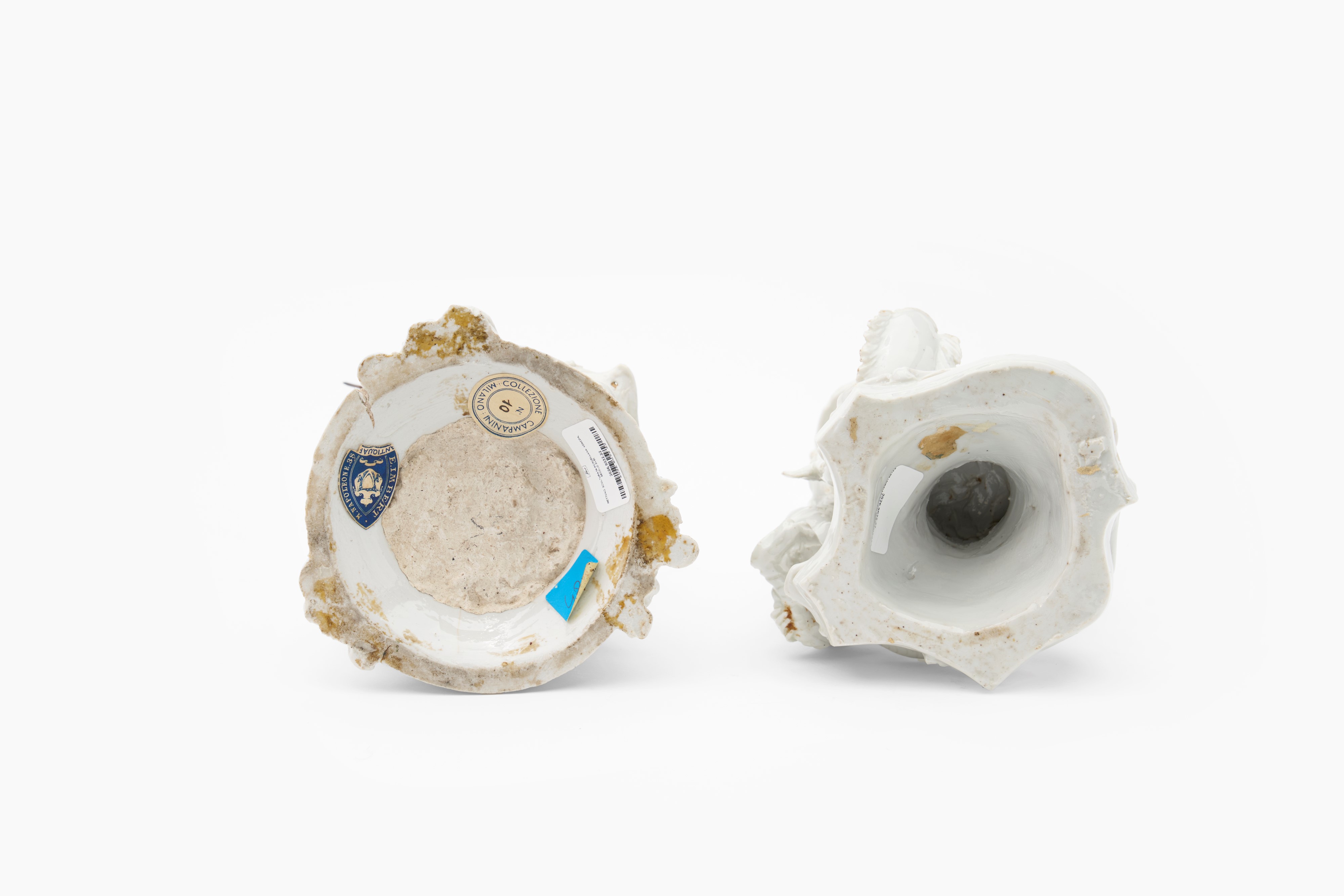 Due sculture in porcellana bianca raffiguranti Nettuno. Venezia, secolo XVIII